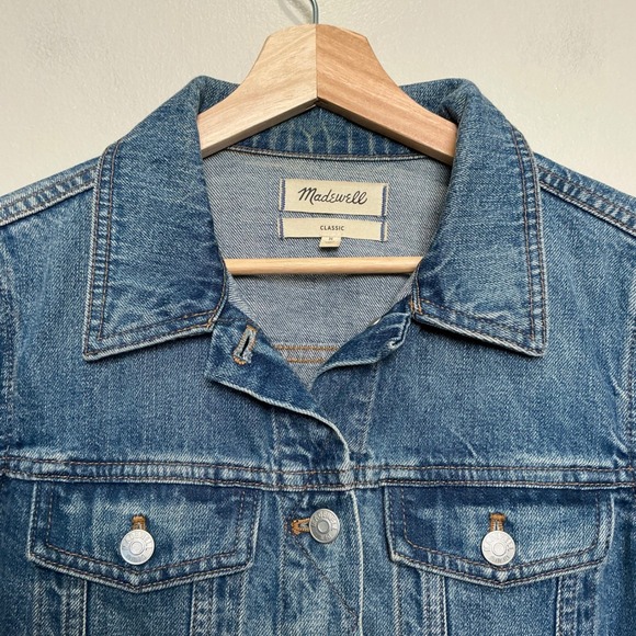 Madewell Classic Jean Jacket Medium Wash Blue Denim Womens Trucker Size M - Picture 3 of 8